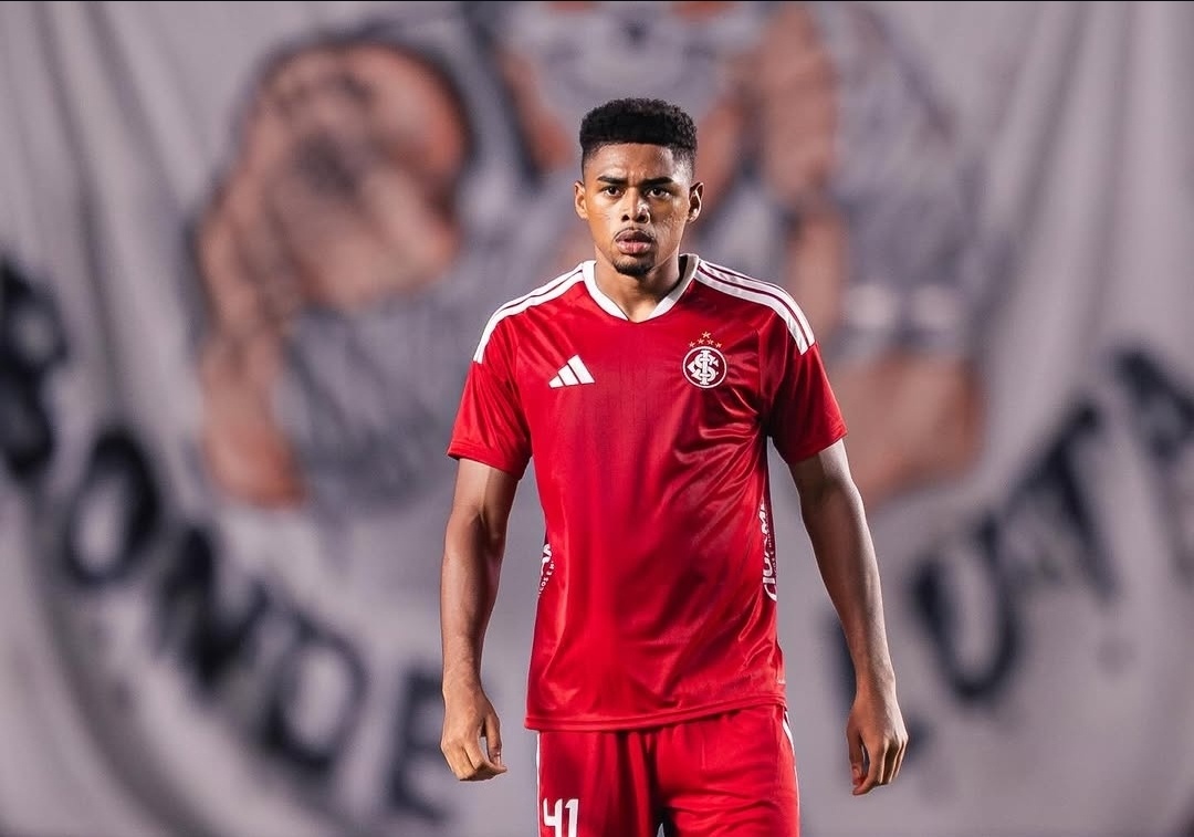STJD concede efeito suspensivo e libera Victor Gabriel para atuar pelo Internacional