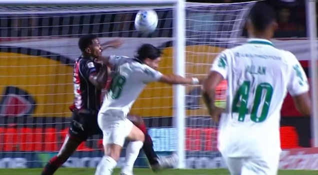 STJD converte suspensão de Maurício em advertência e meia fica à disposição do Palmeiras
