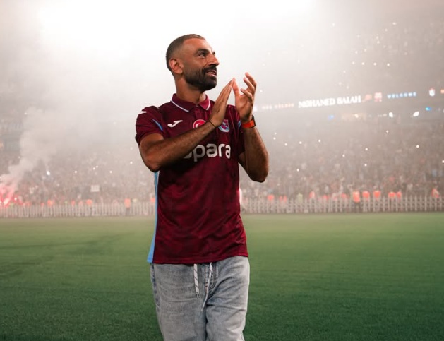Trabzonspor, da Turquia, apresenta Mohamed Salah para torcida