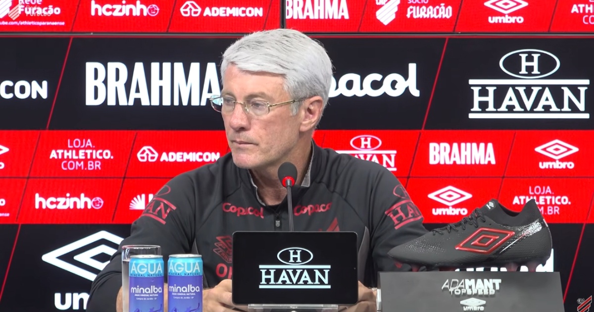 Odair Hellmann explica ausência de Léo Derik após condenação por estupro: "Existe uma decisão técnica"