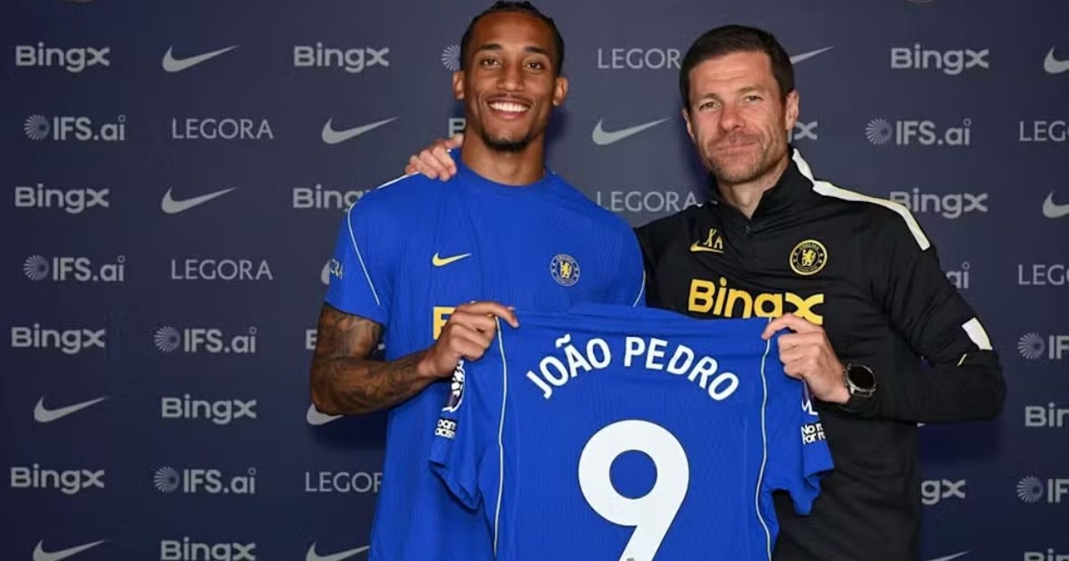 Chelsea anuncia renovação de João Pedro até junho de 2034