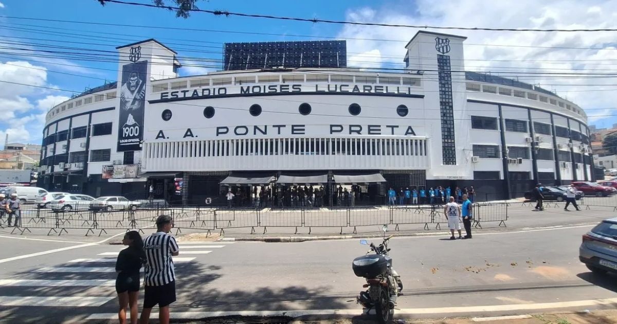 Elenco da Ponte Preta suspende atividades por salários atrasados; WO é cogitado
