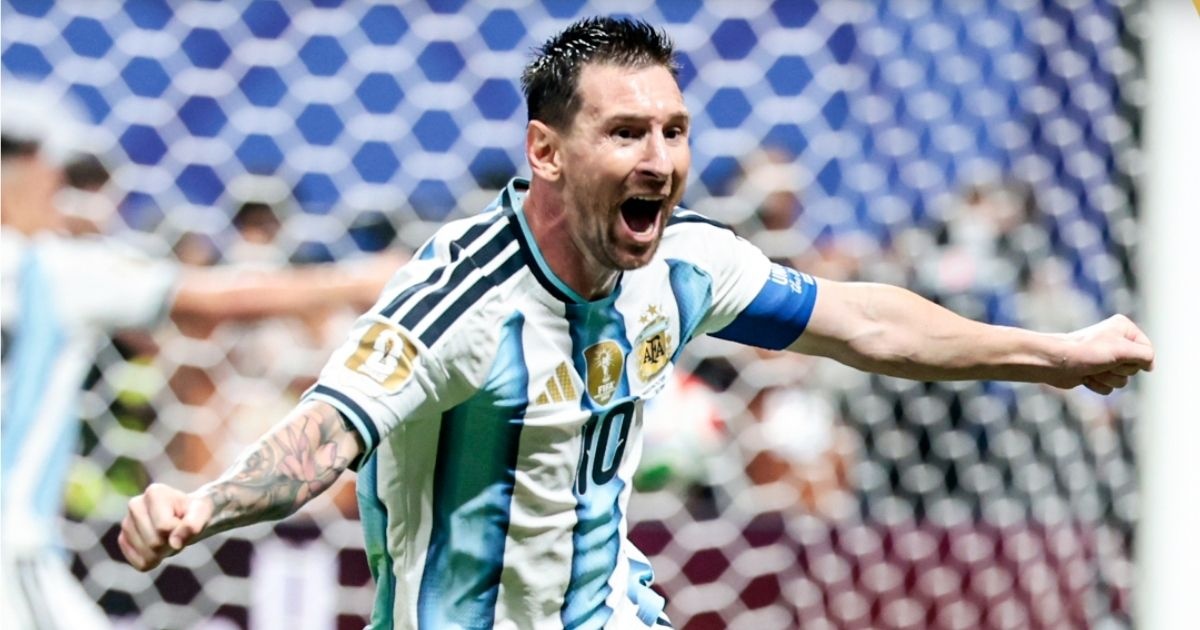 Seleção argentina homenageia Lionel Messi após anúncio de aposentadoria