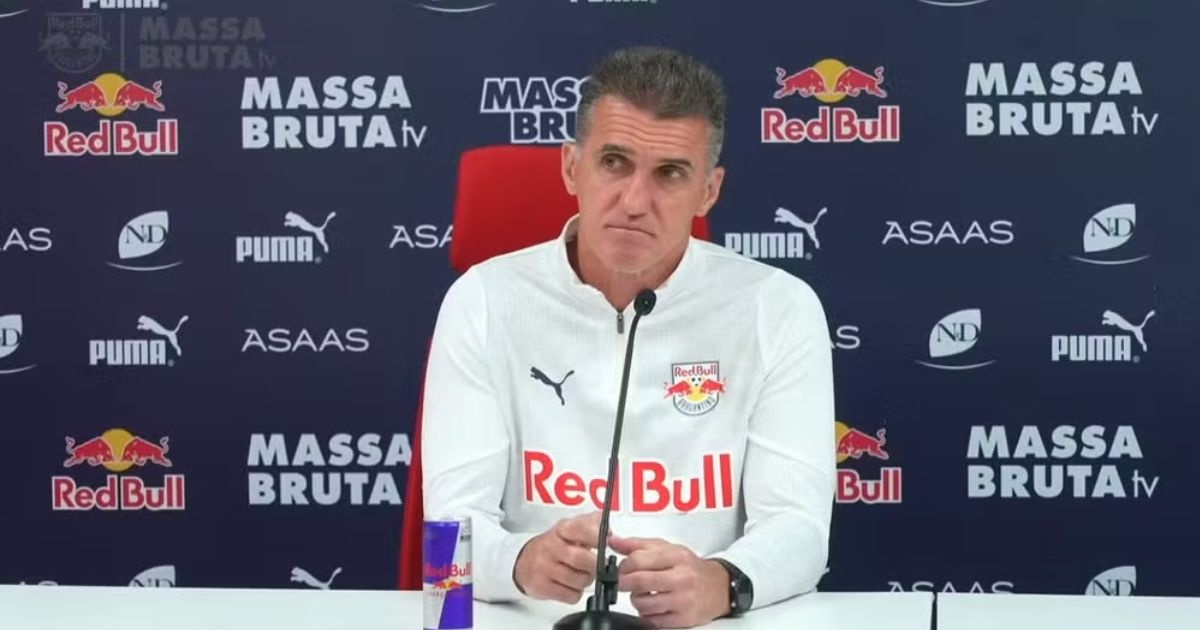Ex-Vitória, Mancini reclama de arbitragem em derrota do Bragantino para o Bahia