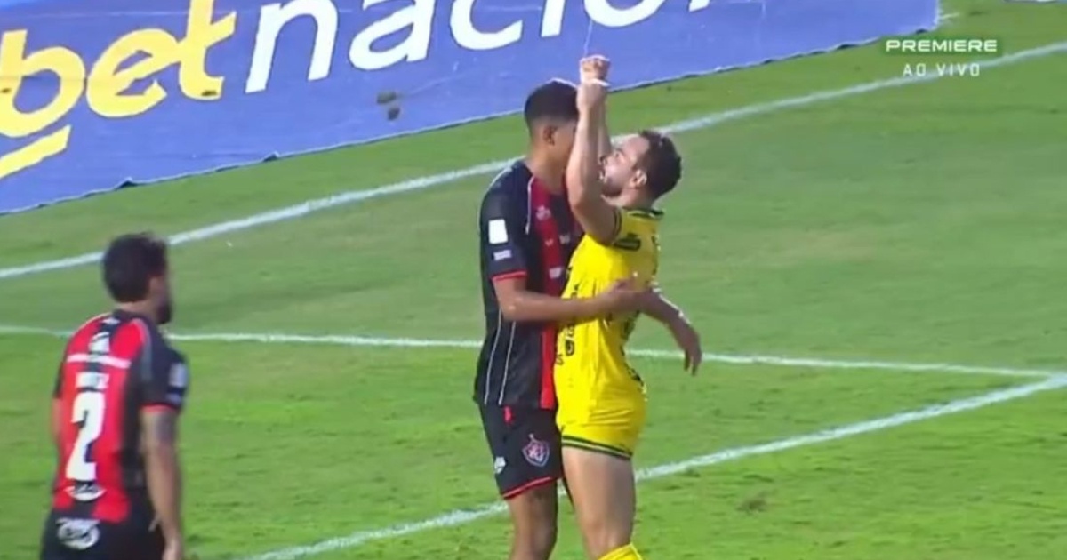 Edson Carioca explica provocação a Zé Vitor após empate com o Vitória: “Mexeu com um, mexeu com todo mundo”