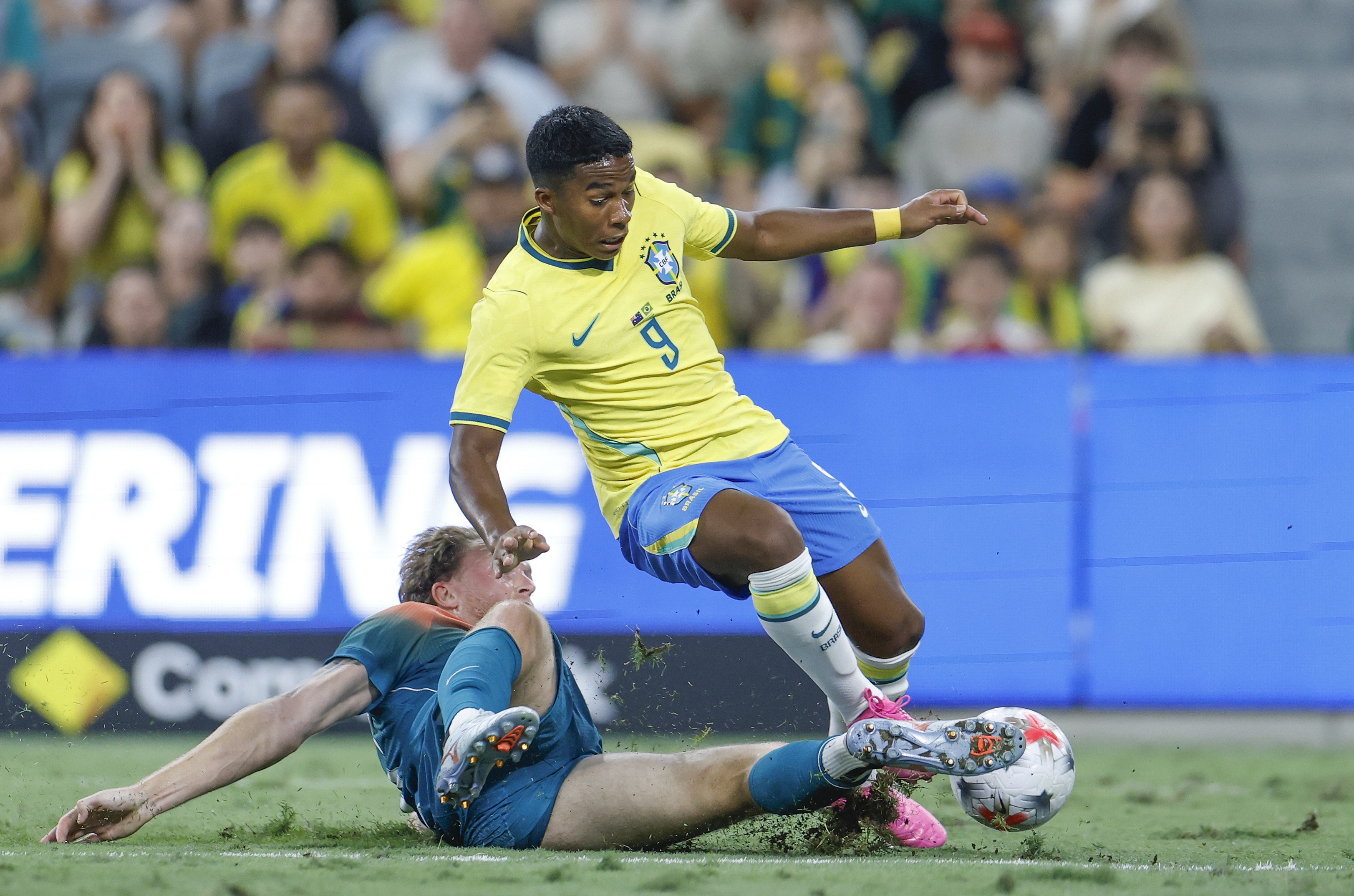 Endrick minimiza pressão no futebol e compara à rotina de trabalhadores: “Difícil é acordar 5h da manhã”