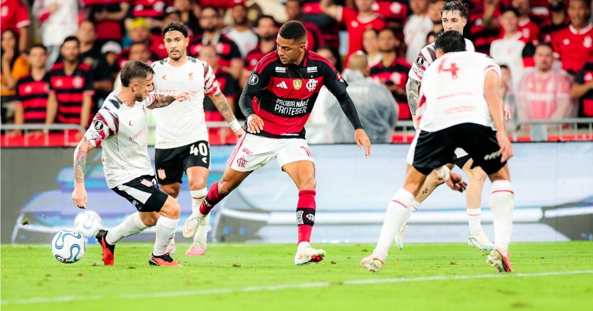 Flamengo perde três pênaltis, é eliminado pelo Estudiantes e fica fora da final da Libertadores