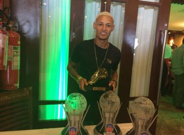 Neilton celebra conquista de prêmios no Baianão: 'É gratificante'
