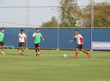 Em Porto Alegre, Vitória realiza treino com reservas de olho no duelo contra o Flamengo