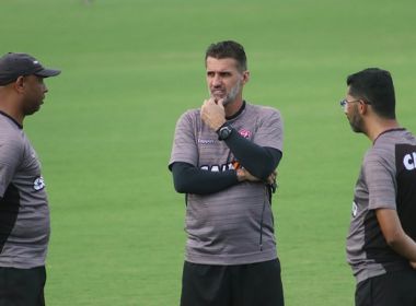 Fora de casa, Vitória enfrenta o América-MG de olho no primeiro triunfo no Brasileirão