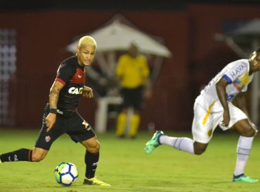 Vitória bate Chapecoense e deixa o Z-4 do Brasileirão