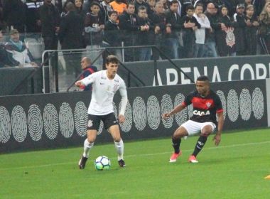 Cedric valoriza empate com o Corinthians: 'A equipe está de parabéns'