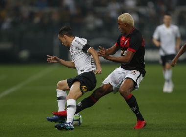  Por força contratual, Aderllan não enfrenta o São Paulo
