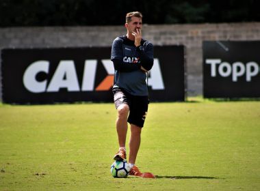 Com treino fechado à imprensa, Mancini orienta coletivo na Toca do Leão