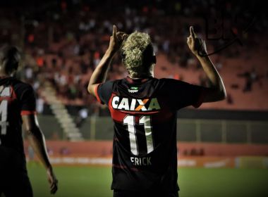 Erick celebra gol que deu triunfo ao Vitória: 'Estou muito feliz'