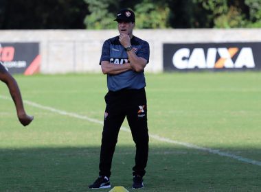 Carpegiani comanda mais um coletivo no Vitória e realiza testes na equipe titular