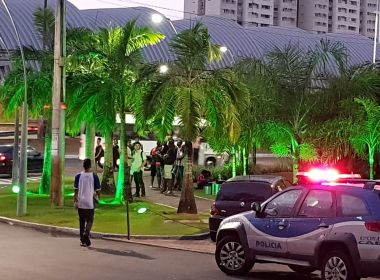 Com pouca adesão, grupo de torcedores do Vitória protesta contra Ricardo David