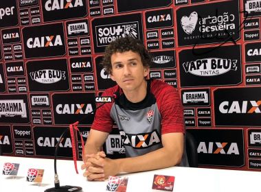 Lateral do Vitória vê time empenhado para melhorar desempenho ofensivo