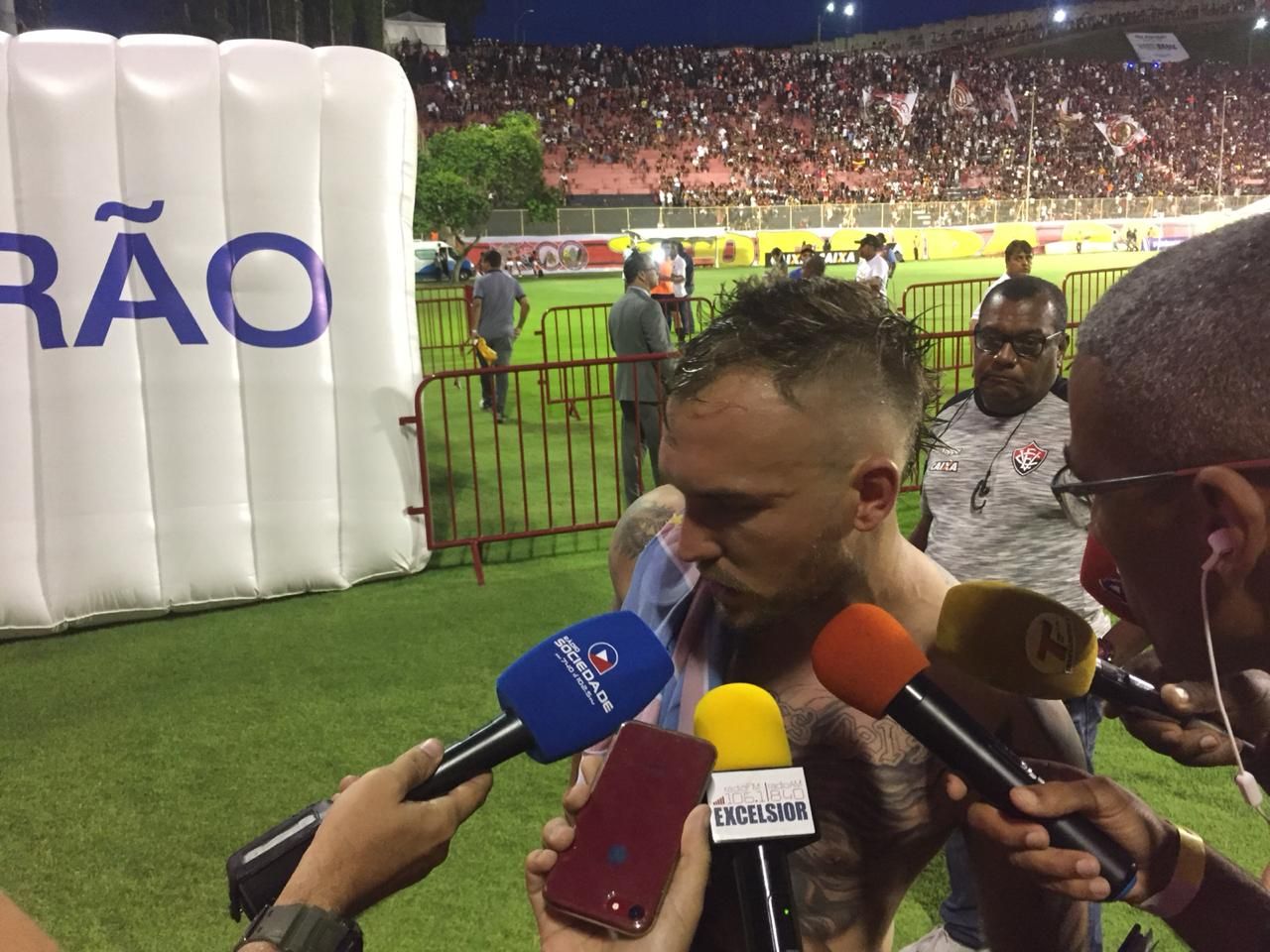 Resultado de imagem para Willian Farias diz que crise polÃ­tica contribuiu para iminente rebaixamento do VitÃ³ria