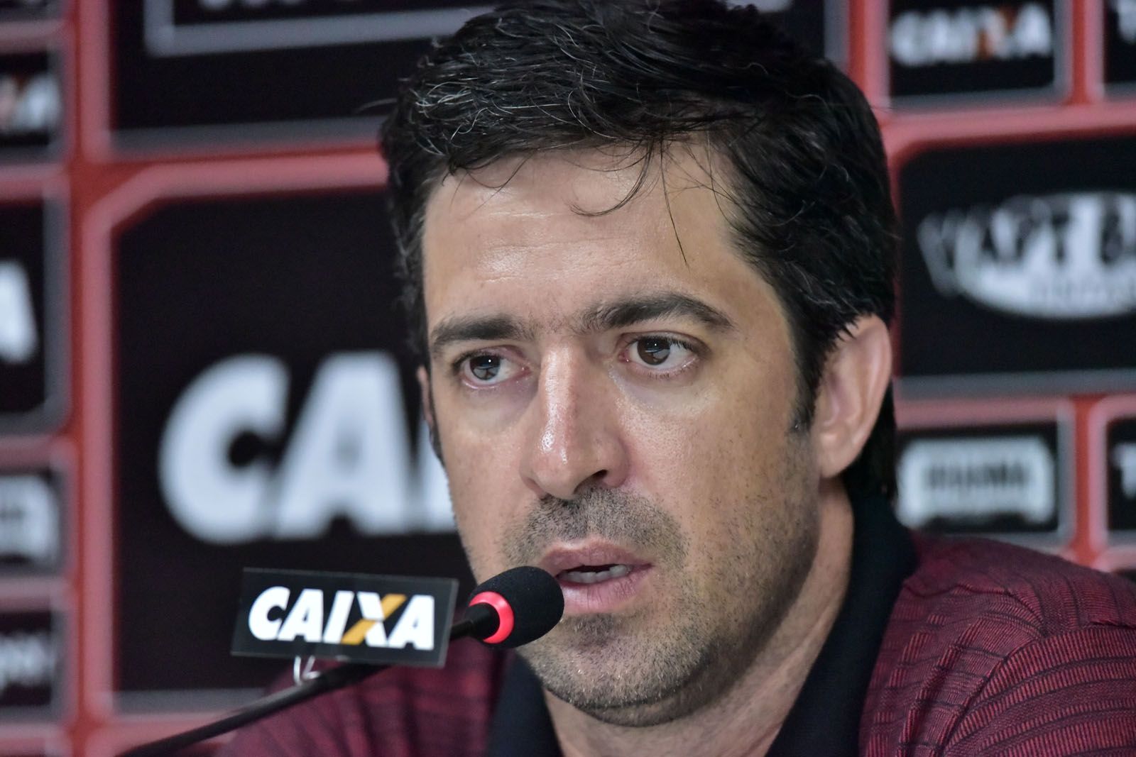 Resultado de imagem para Burse evita apontar culpados e sai em defesa dos jogadores do VitÃ³ria