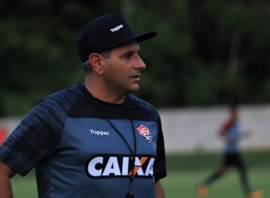 Preparador físico Daniel Azambuja segue no Vitória para a próxima temporada