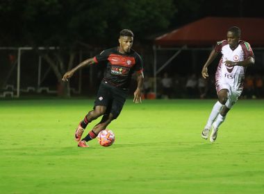 Vitória e Jacuipense empatam no Barradão pelo Campeonato Baiano