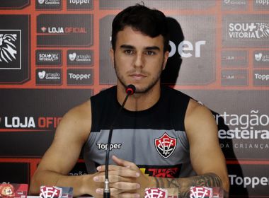 Andrigo critica defesa do Vitória por falha no primeiro gol sofrido