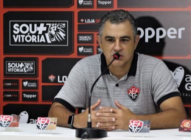 Após eliminação, Chamusca deixa futuro no Vitória em aberto e divide responsabilidade