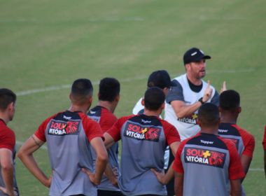 Osmar Loss promove treino em dois períodos no primeiro dia no comando do Vitória