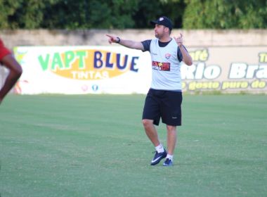 Vitória inicia dia de treino integral com foco na organização defensiva