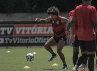  Vitória trabalha cruzamentos e chutes de olho no Figueirense; Van fica de fora