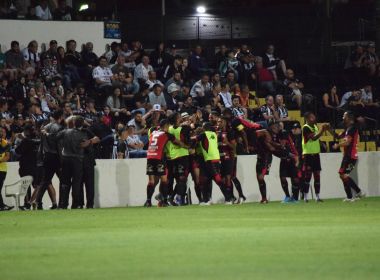 Vitória vence o Operário e garante permanência na Série B