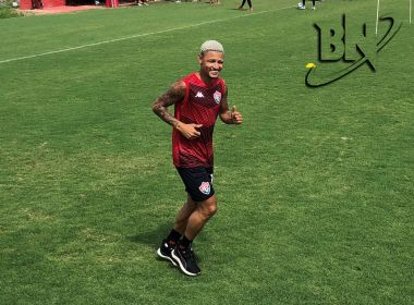 Enquanto busca novo clube, Neilton realiza treino no Vitória