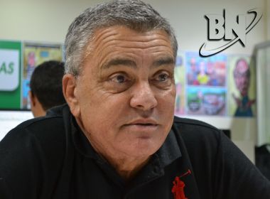 Terceiro uniforme do Vitória deve ser lançado em até 40 dias, diz Paulo Carneiro