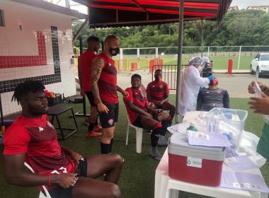 Atletas do Vitória testam negativo para Covid-19 e ficam à disposição para jogo contra CRB