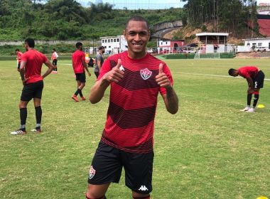 Leandro Silva se apresenta no CT junto com elenco e realiza seu primeiro treino no Vitória