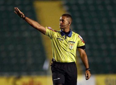 Emerson de Almeida Ferreira apita jogo entre Náutico e Vitória nos Aflitos