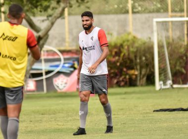 Com Van e Wallace, Vitória se reapresenta de olho no Inter