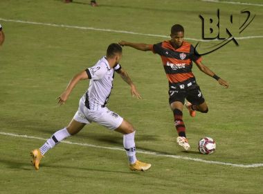 Lateral Pedrinho, do Vitória, atrai interesse do São Paulo