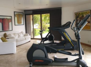 Aparelhos do Vitória somem e anúncio no OLX aponta suposto destino: casa de Paulo Carneiro