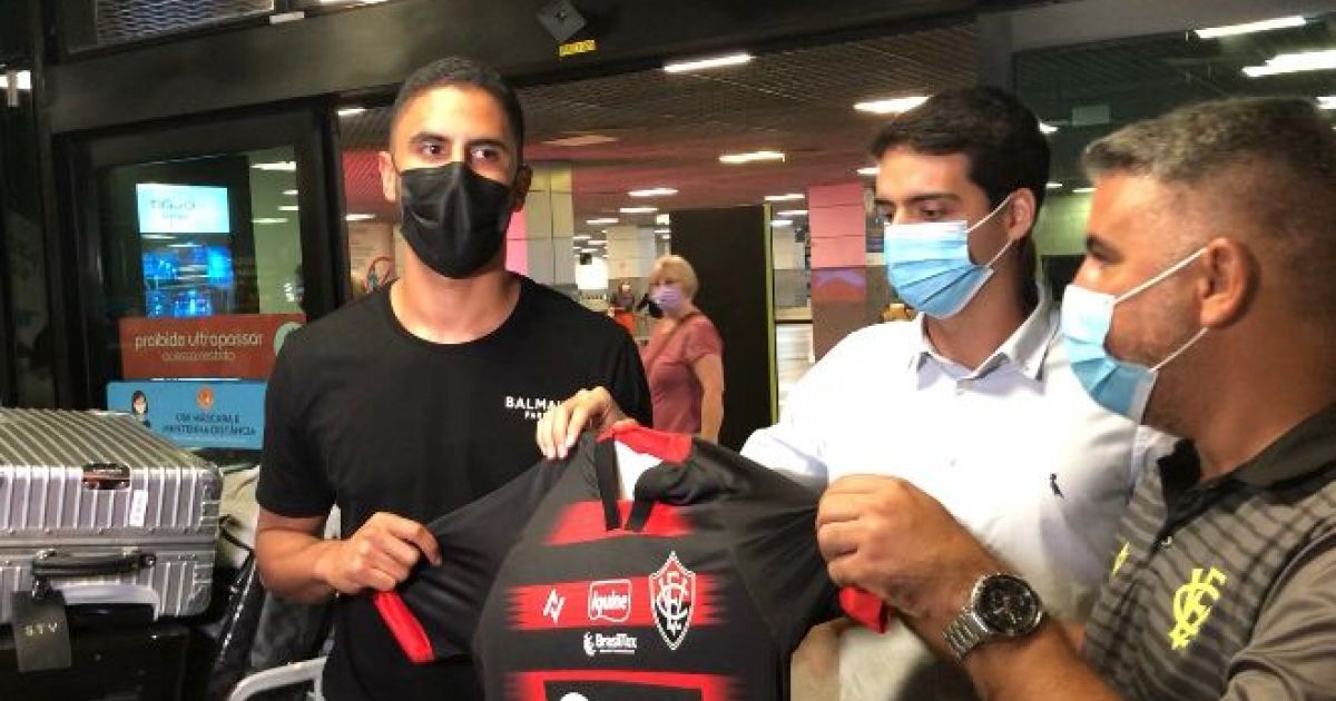 Bahia Notícias / Sport / EC Vitória / De regreso a Vitória, Tréllez llega a Salvador: “Feliz de volver a casa”