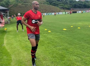 Com retorno de Dinei e de olho no G-4, Vitória visita o Doce Mel