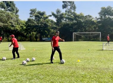 Sob o comando de Ricardo Amadeu, Vitória treina em São Paulo de olho no Ypiranga-RS