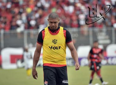 Rodrigão é expulso sem estrear e vira baixa no Vitória contra o Atlético-CE