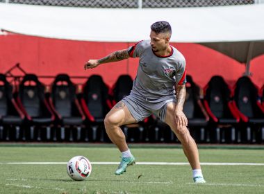 Rafinha volta a treinar e deve reforçar o Vitória diante do Figueirense