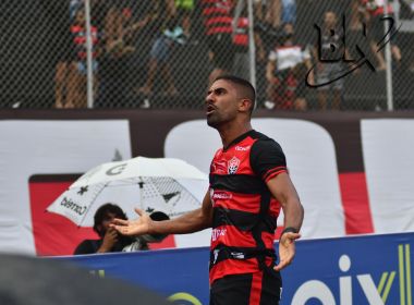 Vitória encaminha renovação de contrato com Santiago Tréllez