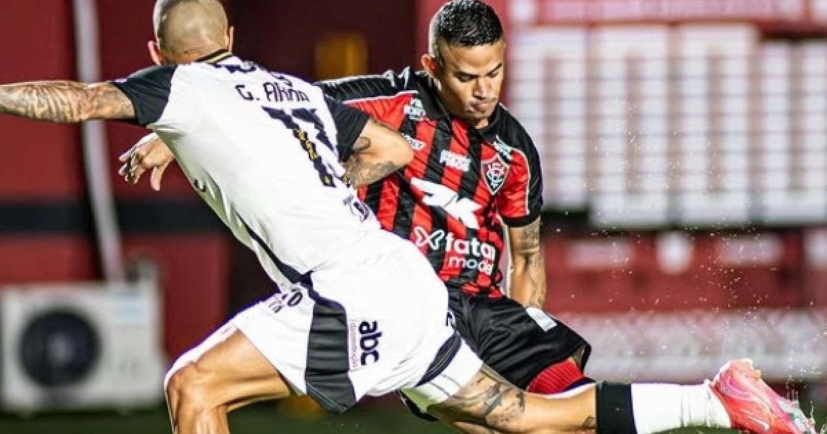 Em alta no Vitória, Erick relembra bons momentos contra o Fortaleza: