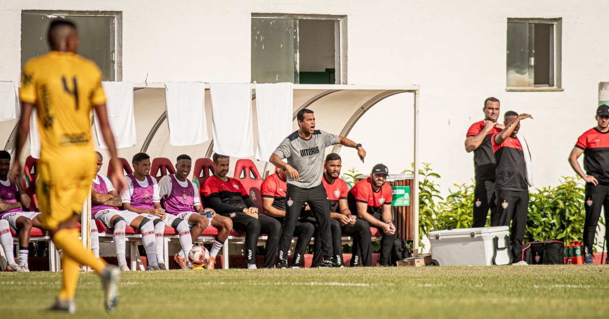 Rodrigo Chagas defende Pablo após expulsão por comemoração no Baiano