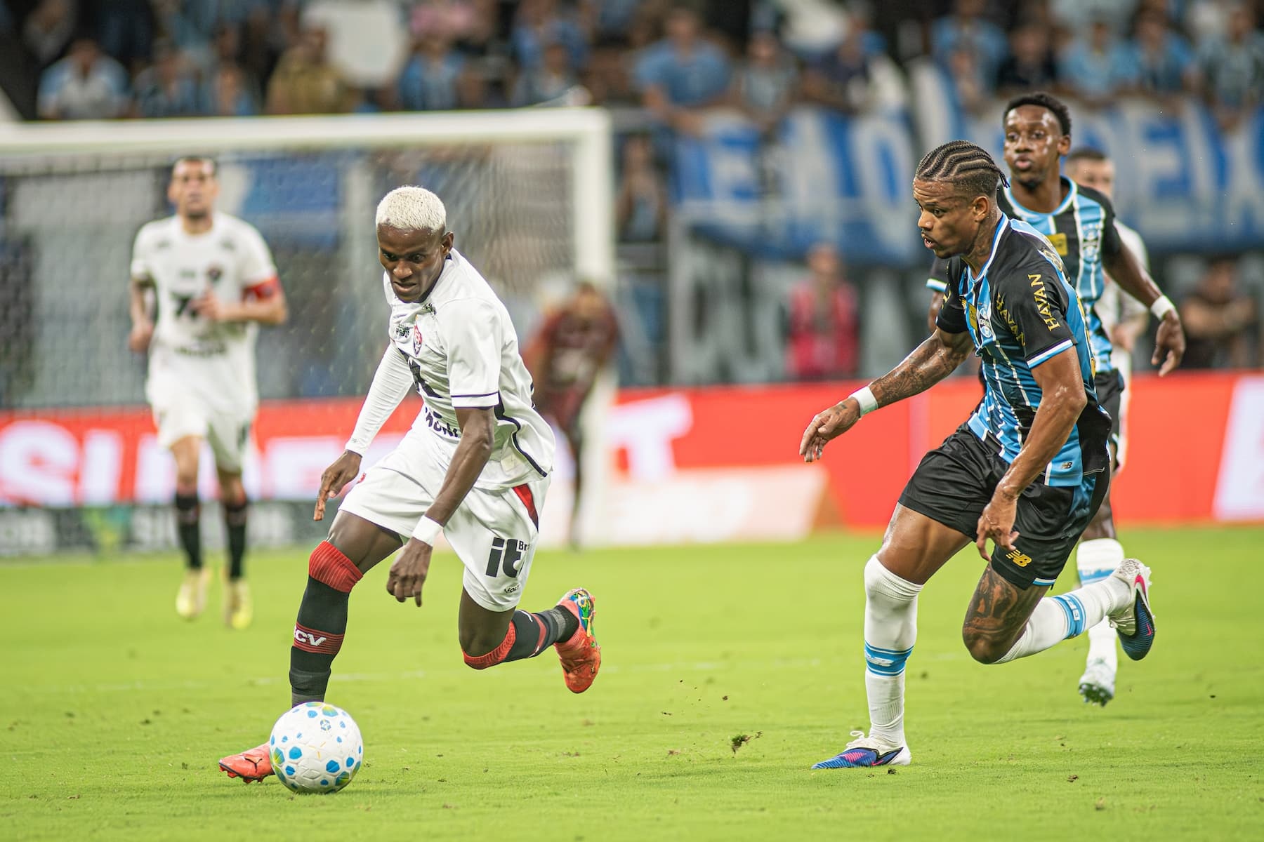 Após derrota para o Grêmio, Vitória faz único treino antes de enfrentar o Mirassol