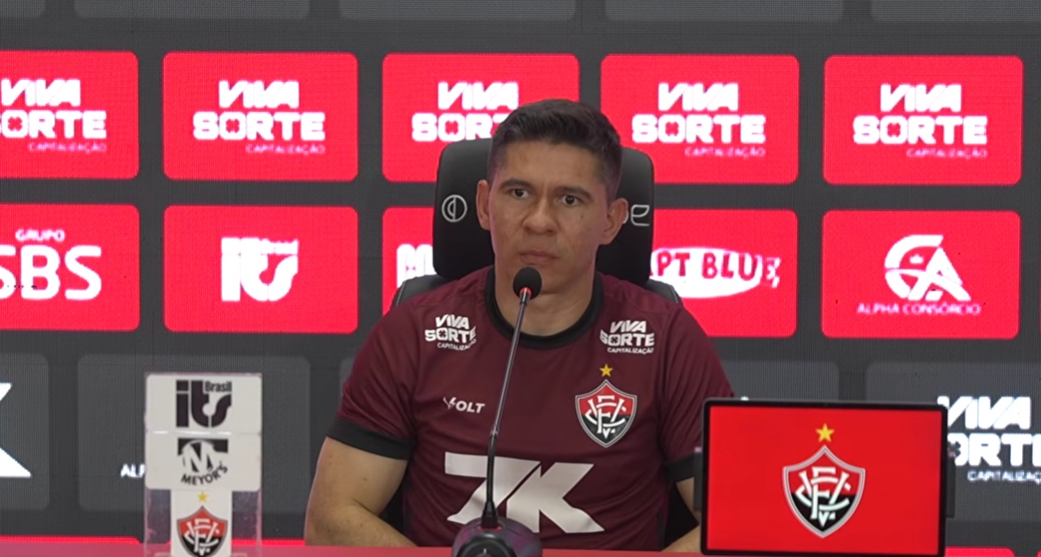 Osvaldo projeta futuro no Vitória após aposentadoria: “Venho me preparando há alguns anos”